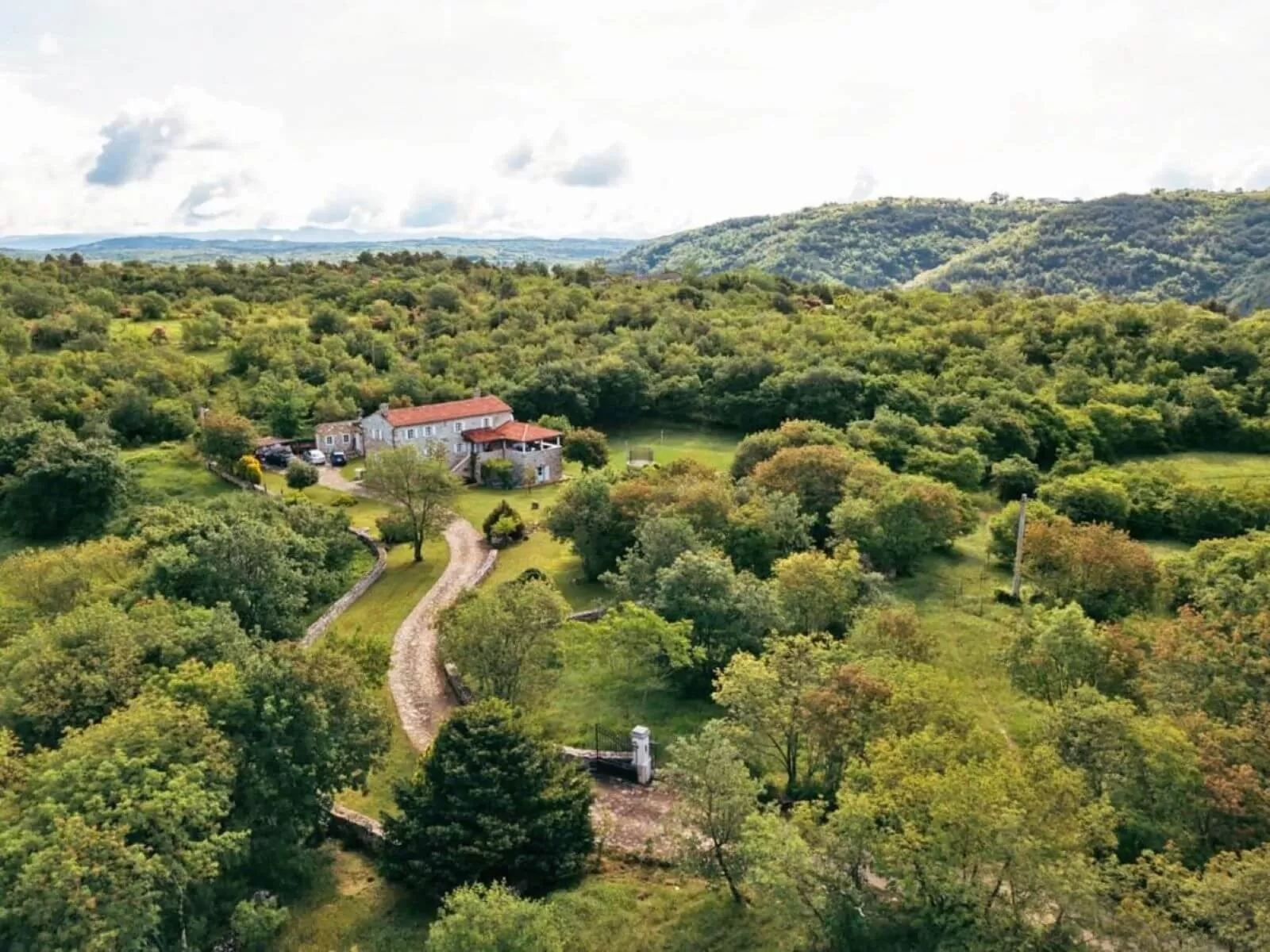 Charming Villa Stancija Vigini with beautiful greenery in Makovci