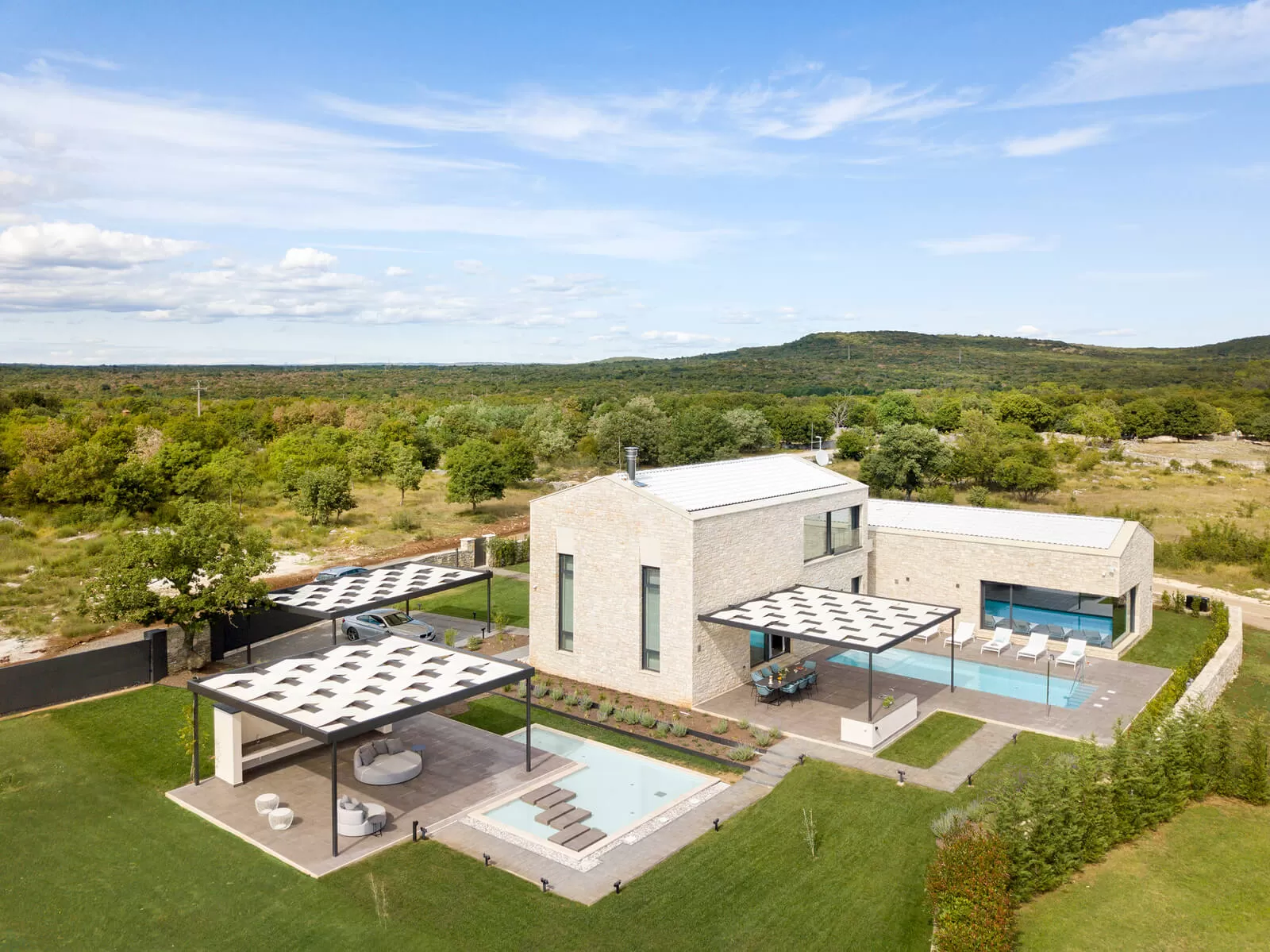 Die luxuriöse Villa Malie in Bale, modern ausgestattet mit einem Swimmingpool, ist ideal für Sommergenuss