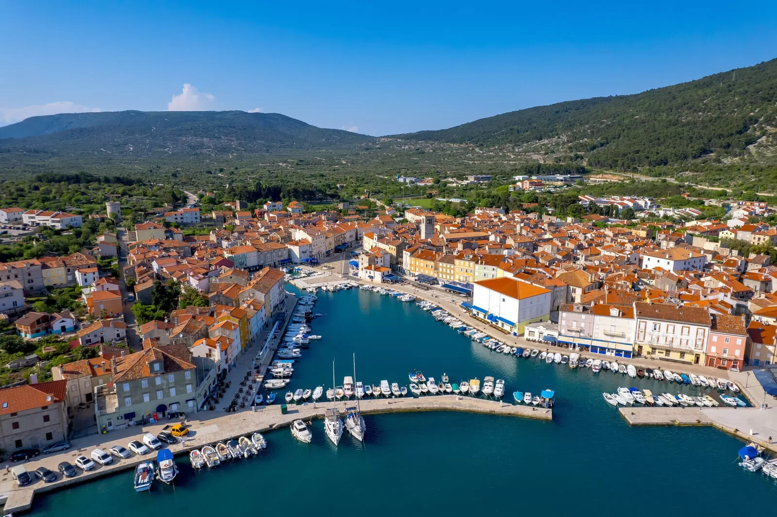 Die größte kroatische Insel Cres mit einer wunderschönen Promenade