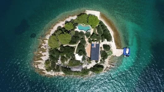 Island Mala Bisaga
