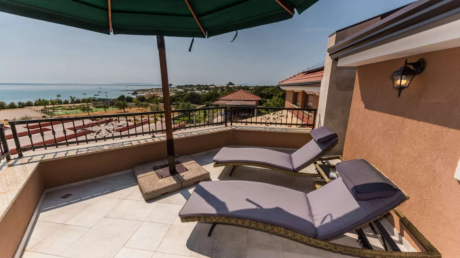 Villa Elvira's Dream