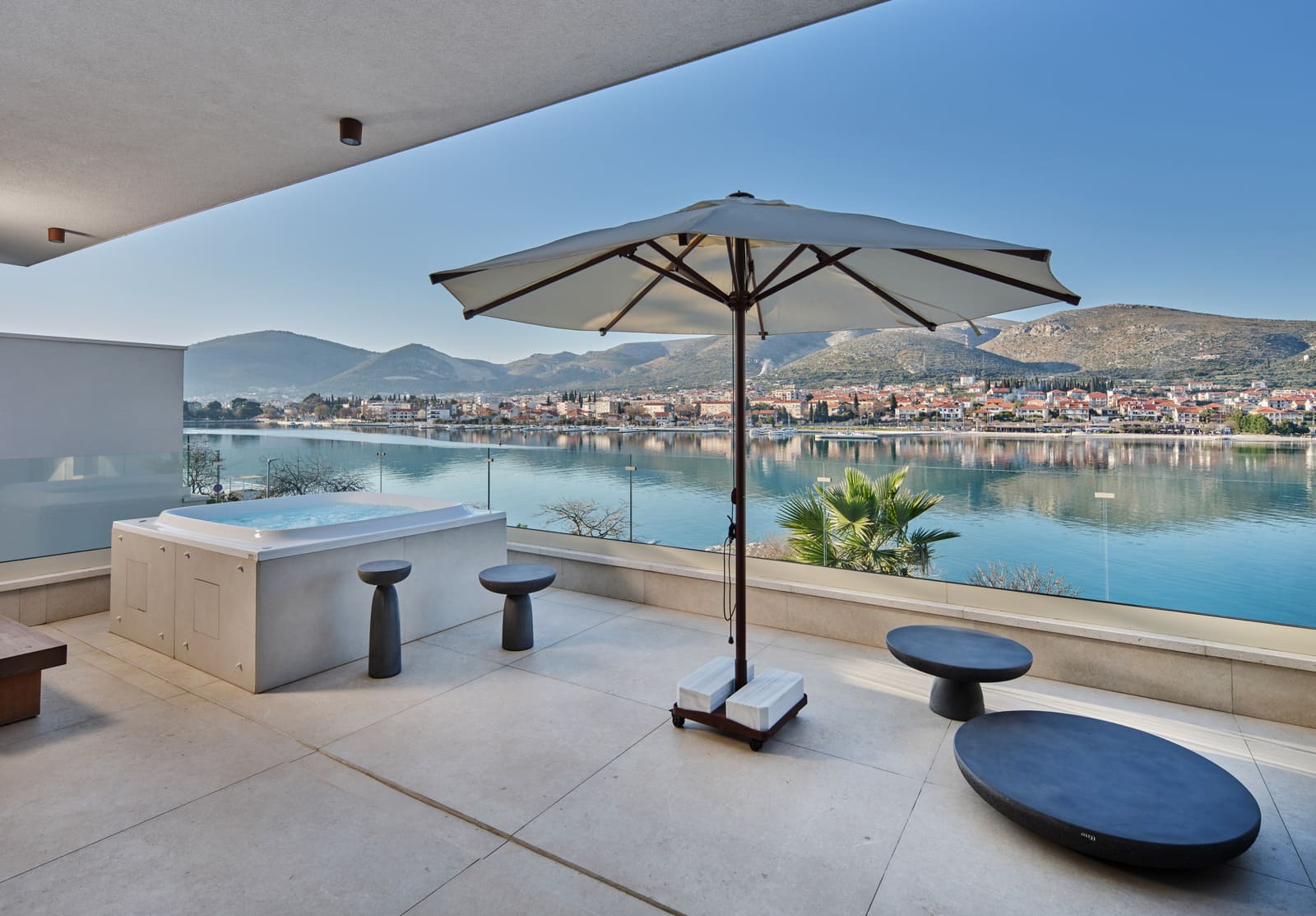 Villa Brown Hotels III