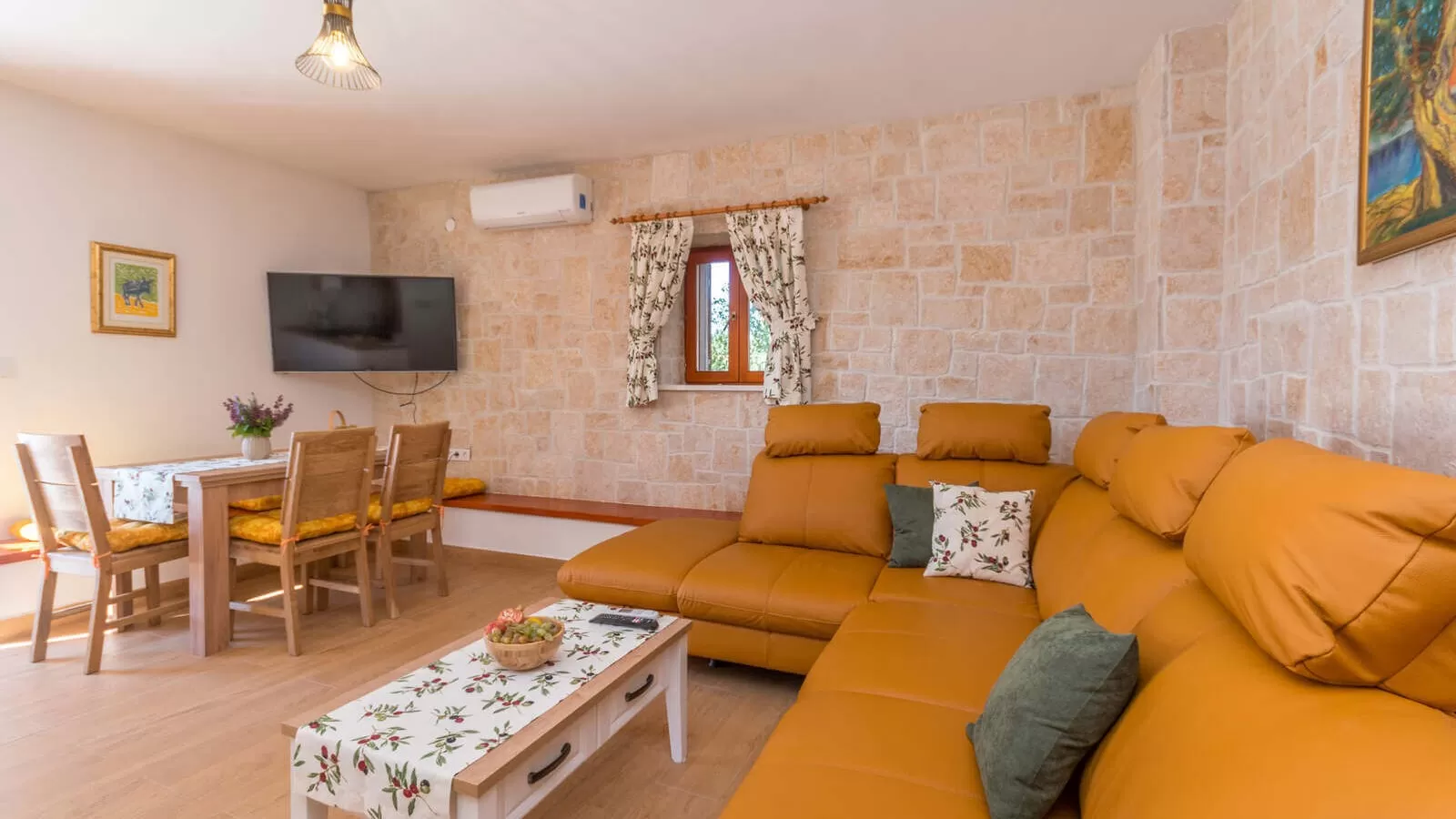 Villa Grandfather's Courtyard