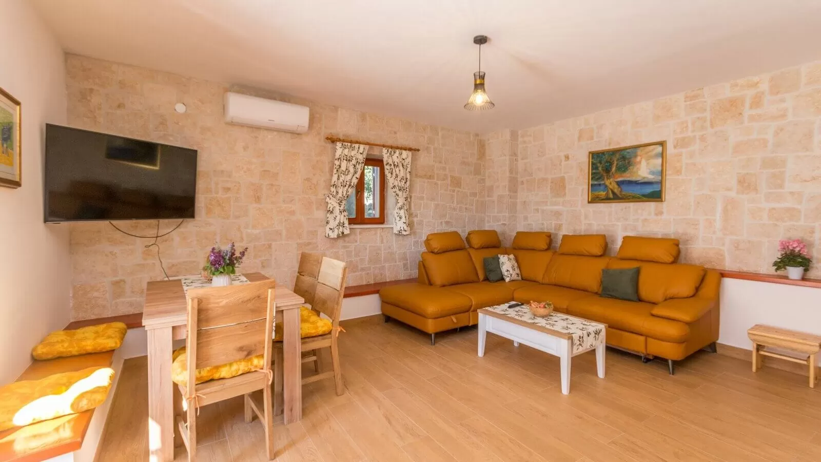 Villa Grandfather's Courtyard