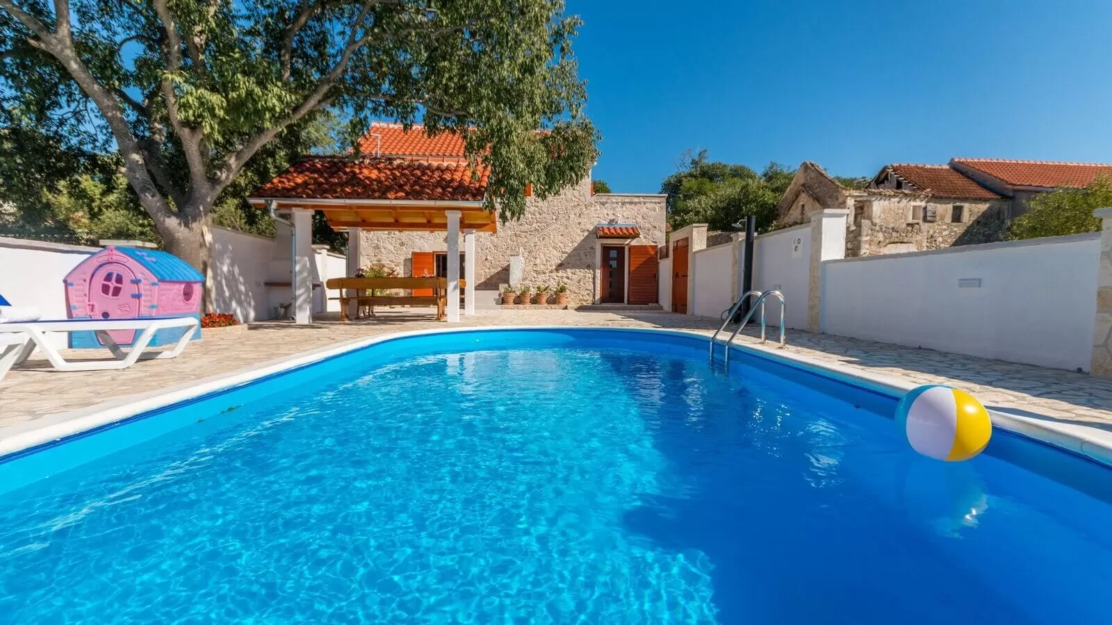 Villa Grandfather's Courtyard