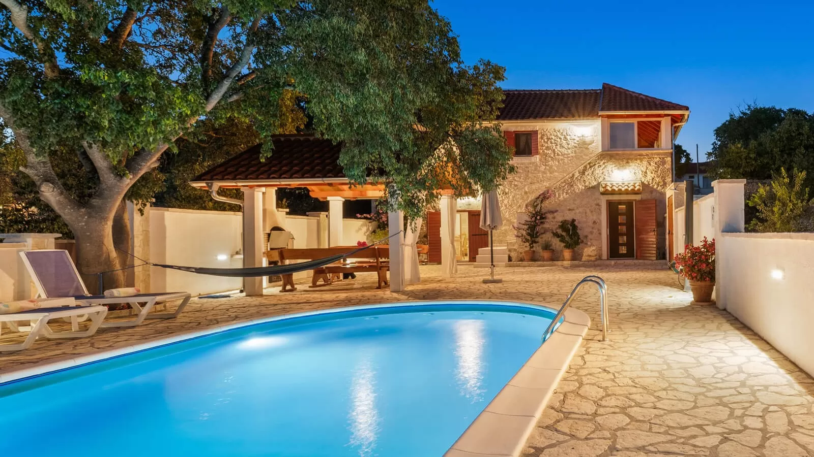 Villa Grandfather's Courtyard